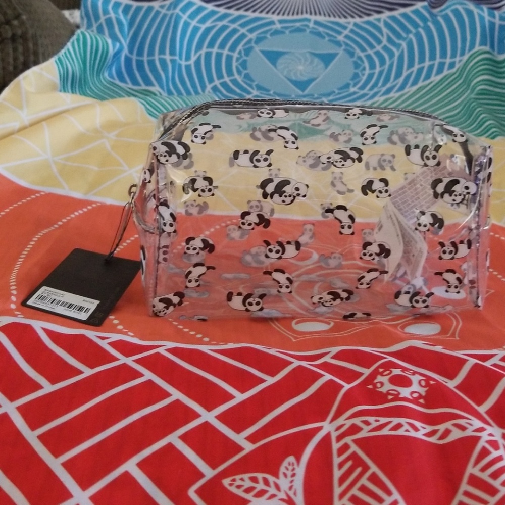 Makeup Bag 🐼 - Picture 3 of 6